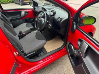 Toyota AYGO VVT-I MOVE WITH STYLE MM