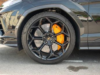 Lamborghini URUS Performante V8 - SOLD - SIMILAR CARS REQUIRED