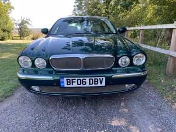 Jaguar XJ V8 SUPER LWB PRIVATELY OWNED ULEZ COMPLIANT BELOW AVERAGE MILEAG