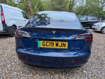 Tesla Model 3 LONG RANGE AWD