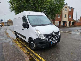 Renault Master 2.3 dCi ENERGY 35 Business FWD MWB Medium Roof Euro 6 (s/s) 5dr