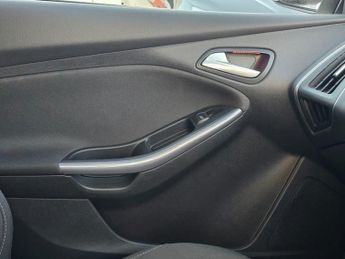 Ford Focus 1.6 Titanium Powershift Euro 5 5dr