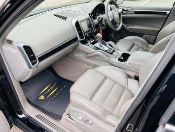 Porsche Cayenne D V6 TIPTRONIC
