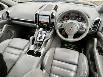 Porsche Cayenne D V6 TIPTRONIC