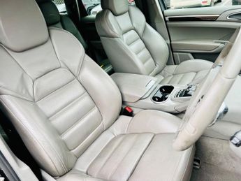Porsche Cayenne D V6 TIPTRONIC