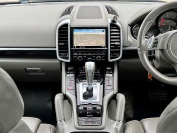 Porsche Cayenne D V6 TIPTRONIC