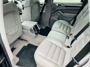 Porsche Cayenne D V6 TIPTRONIC