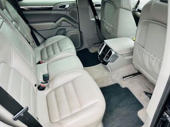 Porsche Cayenne D V6 TIPTRONIC