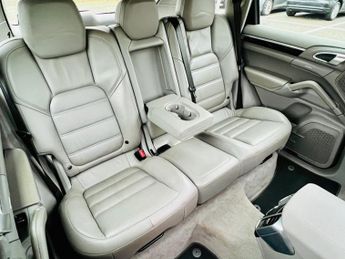Porsche Cayenne D V6 TIPTRONIC