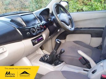 Mitsubishi L200 DI-D 4X4 4LIFE LB DCB