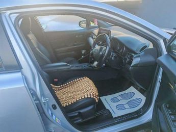 Toyota C-HR 1.8 VVT-h Design SUV 5dr Petrol Hybrid CVT Euro 6 (s/s) (122 ps)