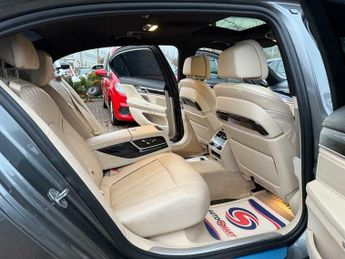 BMW 7 SERIES 2.0 740Le 9.2kWh M Sport Auto xDrive Euro 6 (s/s) 4dr