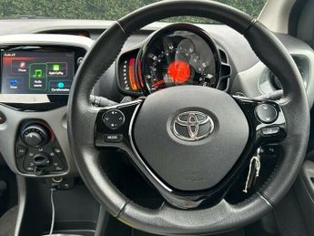 Toyota AYGO VVT-I X-PLAY X-SHIFT TSS