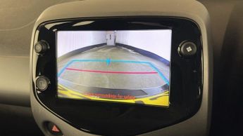 Toyota AYGO VVT-I X-PLAY X-SHIFT TSS