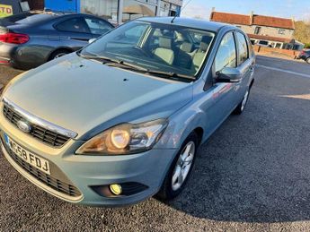 Ford Focus 1.6 TDCi DPF Zetec 5dr