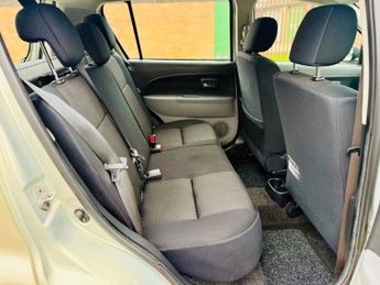 Daihatsu Sirion SE