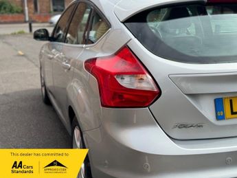 Ford Focus 1.6 Zetec Powershift Euro 5 5dr