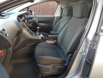 Peugeot 5008 BLUE HDI S/S ALLURE