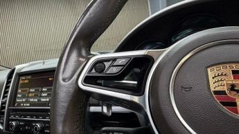 Porsche Cayenne 3.0 TD V6 TiptronicS 4WD Euro 6 (s/s) 5dr
