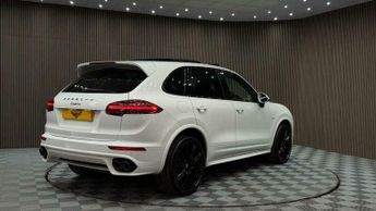 Porsche Cayenne 3.0 TD V6 TiptronicS 4WD Euro 6 (s/s) 5dr