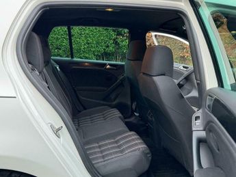 Volkswagen Golf GTI 2.0 245PS TSI 7-spd DSG