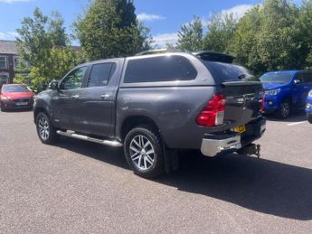 Toyota Hilux INVINCIBLE 4WD D-4D DCB