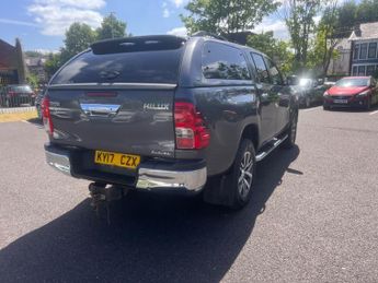 Toyota Hilux INVINCIBLE 4WD D-4D DCB