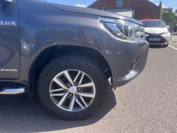 Toyota Hilux INVINCIBLE 4WD D-4D DCB