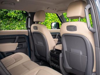 Land Rover Defender S - Tasman Blue - 360 Cameras