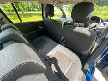 Renault Clio 1.6 VVT Expression Auto Euro 5 5dr