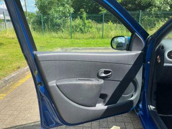 Renault Clio 1.6 VVT Expression Auto Euro 5 5dr