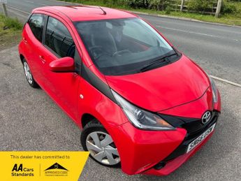 Toyota AYGO 1.0 X-PLAY FREE ROAD TAX GREAT 1ST CAR CHEAP INSURANCE BLUETOOTH