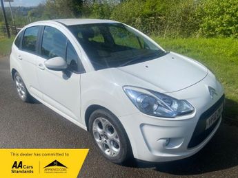 Citroen C3 1.4i White Hatchback 5dr Petrol Manual Euro 5 (75 ps)