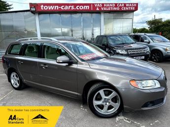 Volvo V70 D3 SE LUX - AUTOMATIC, ONLY 43232 MILES, 2 FORMER LOCAL OWNERS, 