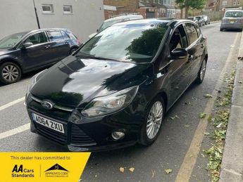 Ford Focus 1.6 Zetec Hatchback 5dr Petrol Powershift Euro 5 (125 ps)