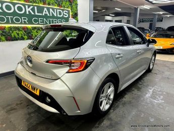 Toyota Corolla 1.8 ICON TECH [SAT NAV, HEATED SEATS & REVERSE CAMERA]