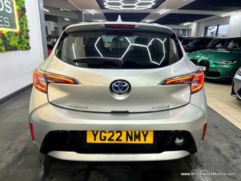 Toyota Corolla 1.8 ICON TECH [SAT NAV, HEATED SEATS & REVERSE CAMERA]