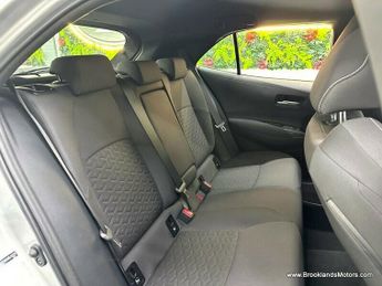 Toyota Corolla 1.8 ICON TECH [SAT NAV, HEATED SEATS & REVERSE CAMERA]