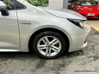 Toyota Corolla 1.8 ICON TECH [SAT NAV, HEATED SEATS & REVERSE CAMERA]