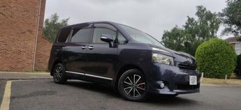 Toyota Voxy X 2.0L PETROL AUTO 8 SEATS 5 DR