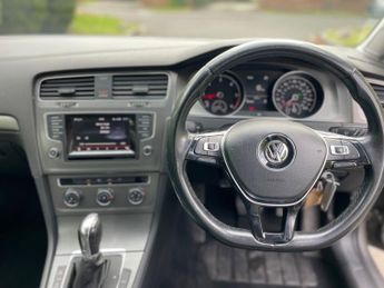 Volkswagen Golf SE TDI BLUEMOTION TECHNOLOGY DSG