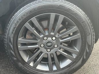 Land Rover Discovery 3.0 SD V6 Graphite SUV 5dr Diesel Auto 4WD Euro 6 (s/s) (256 bhp