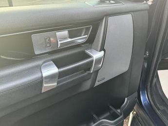 Land Rover Discovery 3.0 SD V6 Graphite SUV 5dr Diesel Auto 4WD Euro 6 (s/s) (256 bhp