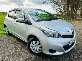 Toyota Yaris 1.0 VVT-i T-spirit Euro 5 5dr