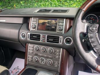 Land Rover Range Rover TDV8 AUTOBIOGRAPHY - 3 Owners - Big Spec!