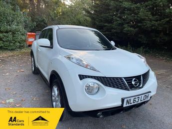 Nissan Juke 1.6 Acenta Premium SUV 5dr Petrol CVT Euro 5 (117 ps)