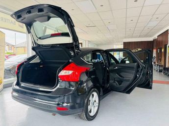 Ford Focus 1.6 Zetec Powershift Euro 5 5dr