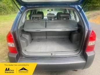 Hyundai Tucson 2.7 V6 CDX SUV 5dr Petrol Automatic (237 g/km, 173 bhp)