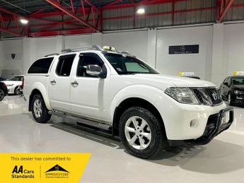 Nissan Navara 2.5 DCI TEKNA 4X4 SHR DCB MANUAL PICK-UP