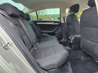 Volkswagen Passat 2.0 TDI BlueMotion Tech SE Business DSG Euro 6 (s/s) 4dr